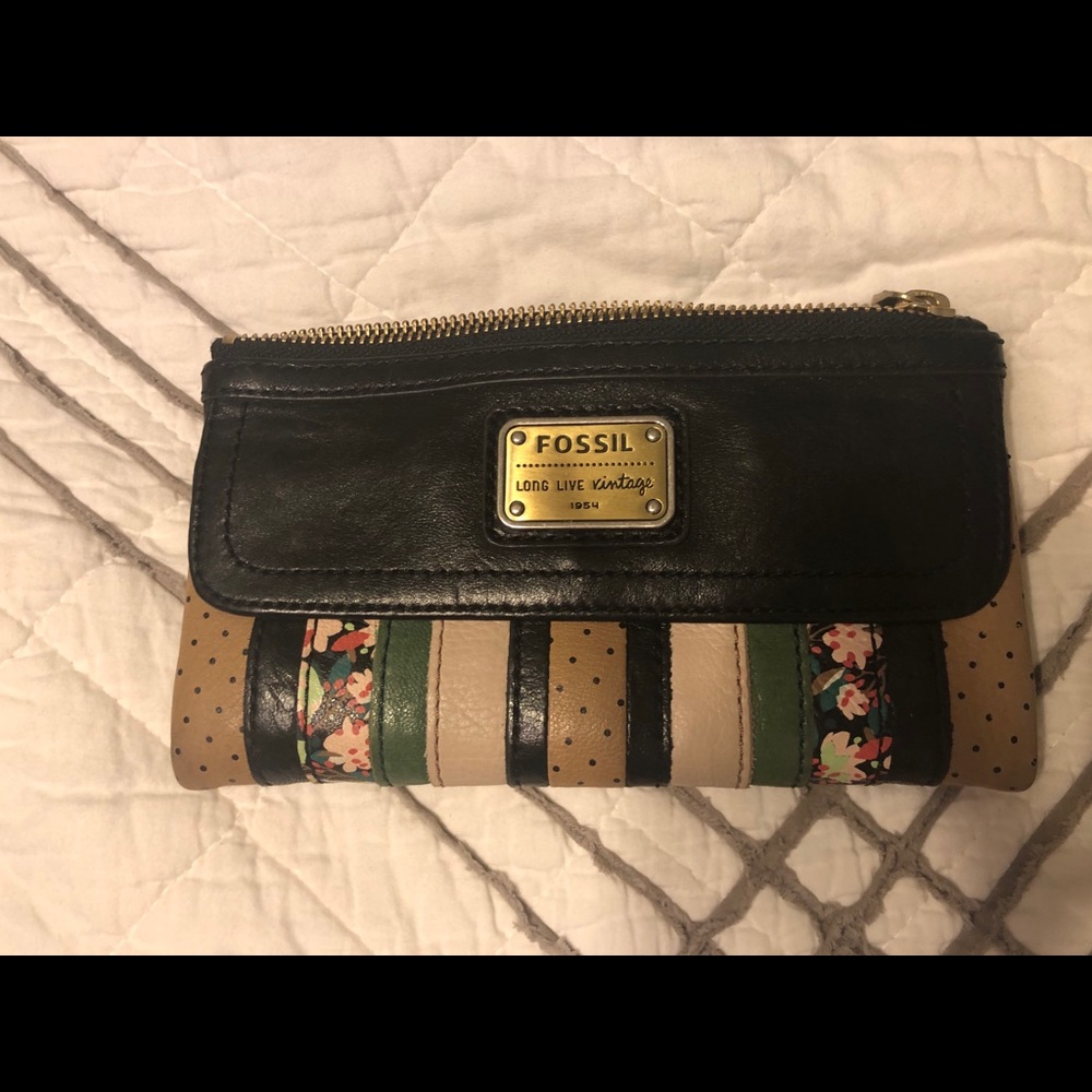 Fossil Wallet! Like New! - image 1